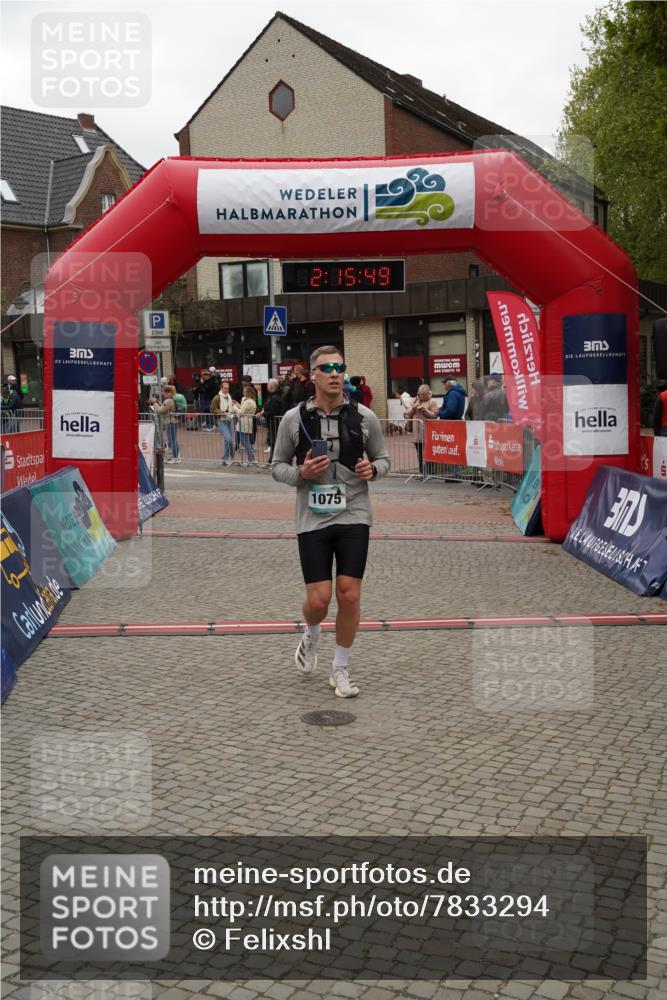 04.05.2025 - 8. Wedeler Halbmarathon Felixshl http://msf.ph/oto/7833294 04.05.2025 12:15:47 Ziel 1075 meine-sportfotos.de