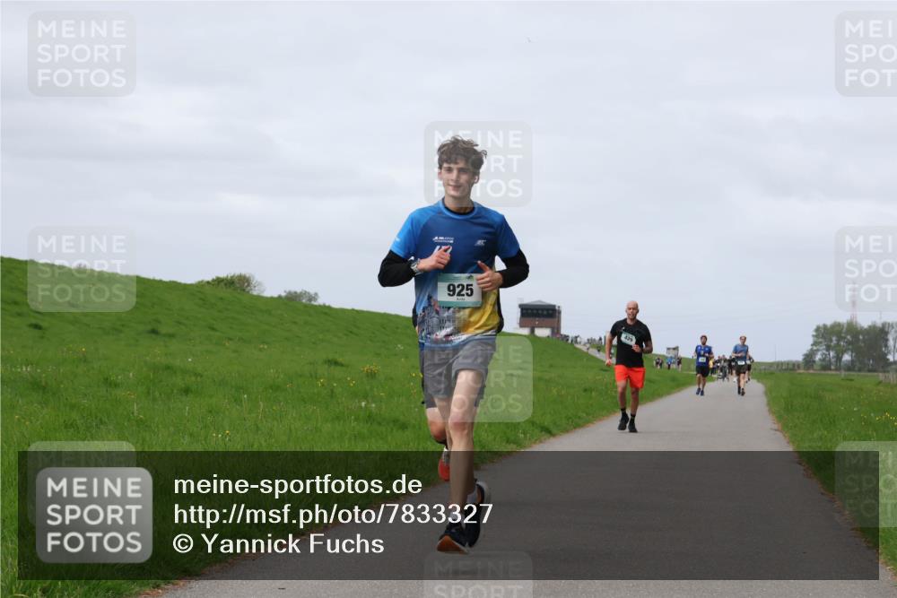 04.05.2025 - 8. Wedeler Halbmarathon Yannick Fuchs http://msf.ph/oto/7833327 04.05.2025 11:42:14 Laufen 925, 429 meine-sportfotos.de