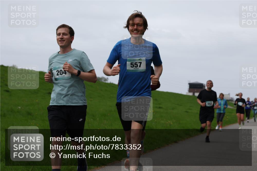 04.05.2025 - 8. Wedeler Halbmarathon Yannick Fuchs http://msf.ph/oto/7833352 04.05.2025 11:21:45 Laufen 204, 557, 652 meine-sportfotos.de