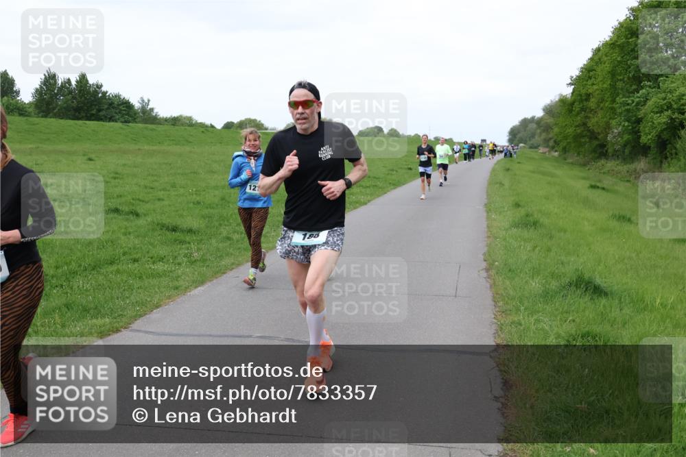 04.05.2025 - 8. Wedeler Halbmarathon Lena Gebhardt http://msf.ph/oto/7833357 04.05.2025 11:22:02 Laufen 12, 180 meine-sportfotos.de
