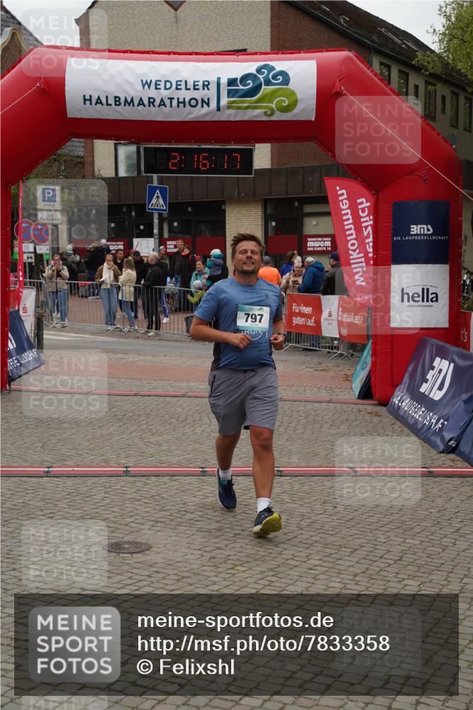 04.05.2025 - 8. Wedeler Halbmarathon Felixshl http://msf.ph/oto/7833358 04.05.2025 12:16:15 Ziel 797 meine-sportfotos.de