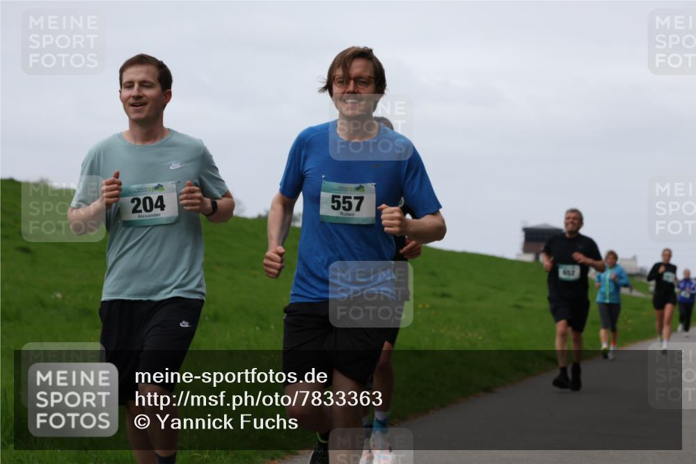 04.05.2025 - 8. Wedeler Halbmarathon Yannick Fuchs http://msf.ph/oto/7833363 04.05.2025 11:21:45 Laufen 204, 557, 452 meine-sportfotos.de