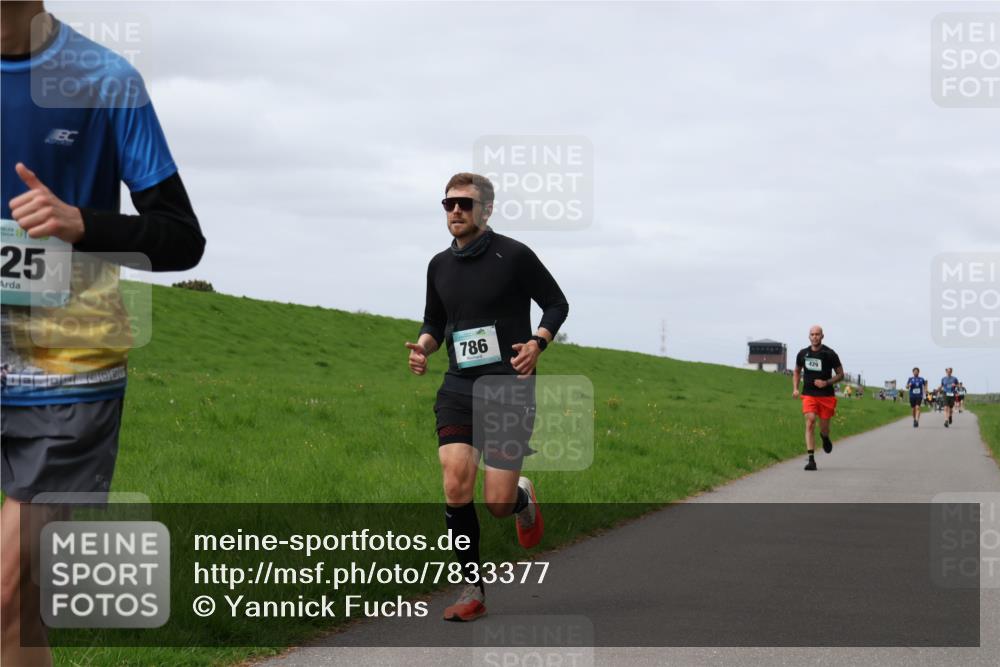 04.05.2025 - 8. Wedeler Halbmarathon Yannick Fuchs http://msf.ph/oto/7833377 04.05.2025 11:42:16 Laufen 25, 2025, 786, 429 meine-sportfotos.de