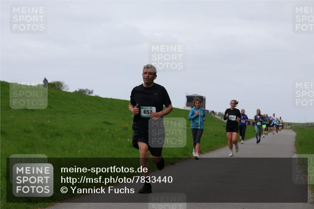 04.05.2025 - 8. Wedeler Halbmarathon Yannick Fuchs http://msf.ph/oto/7833440 04.05.2025 11:21:49 Laufen 652, 513 meine-sportfotos.de