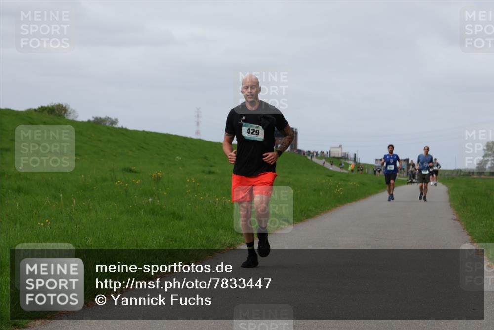 04.05.2025 - 8. Wedeler Halbmarathon Yannick Fuchs http://msf.ph/oto/7833447 04.05.2025 11:42:19 Laufen 429 meine-sportfotos.de