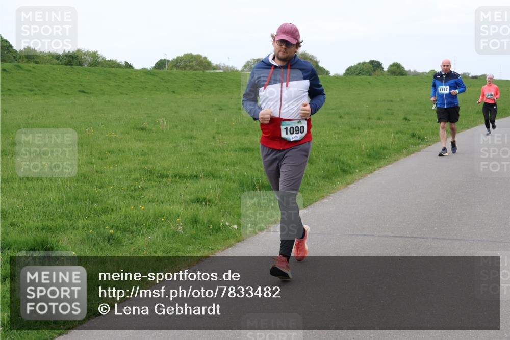 04.05.2025 - 8. Wedeler Halbmarathon Lena Gebhardt http://msf.ph/oto/7833482 04.05.2025 11:22:28 Laufen 1090, 8, 158, 1117, 1108 meine-sportfotos.de