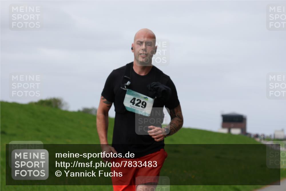 04.05.2025 - 8. Wedeler Halbmarathon Yannick Fuchs http://msf.ph/oto/7833483 04.05.2025 11:42:21 Laufen 429 meine-sportfotos.de
