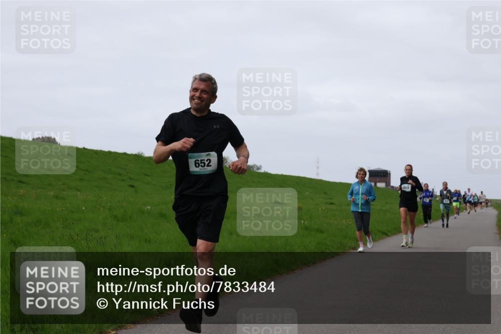 04.05.2025 - 8. Wedeler Halbmarathon Yannick Fuchs http://msf.ph/oto/7833484 04.05.2025 11:21:51 Laufen 652, 513 meine-sportfotos.de