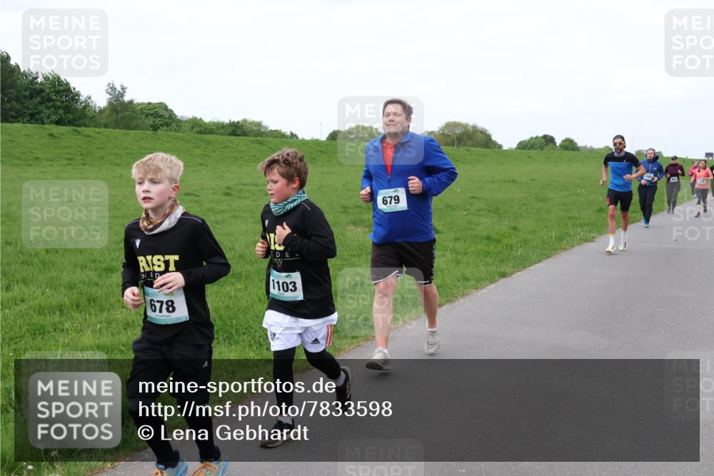 04.05.2025 - 8. Wedeler Halbmarathon Lena Gebhardt http://msf.ph/oto/7833598 04.05.2025 11:22:45 Laufen 678, 1103, 679, 1164 meine-sportfotos.de