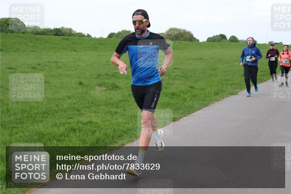 04.05.2025 - 8. Wedeler Halbmarathon Lena Gebhardt http://msf.ph/oto/7833629 04.05.2025 11:22:47 Laufen  meine-sportfotos.de