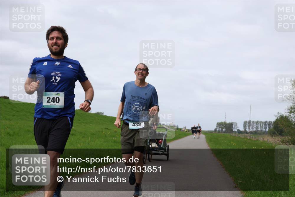 04.05.2025 - 8. Wedeler Halbmarathon Yannick Fuchs http://msf.ph/oto/7833651 04.05.2025 11:42:35 Laufen 240, 00, 438 meine-sportfotos.de