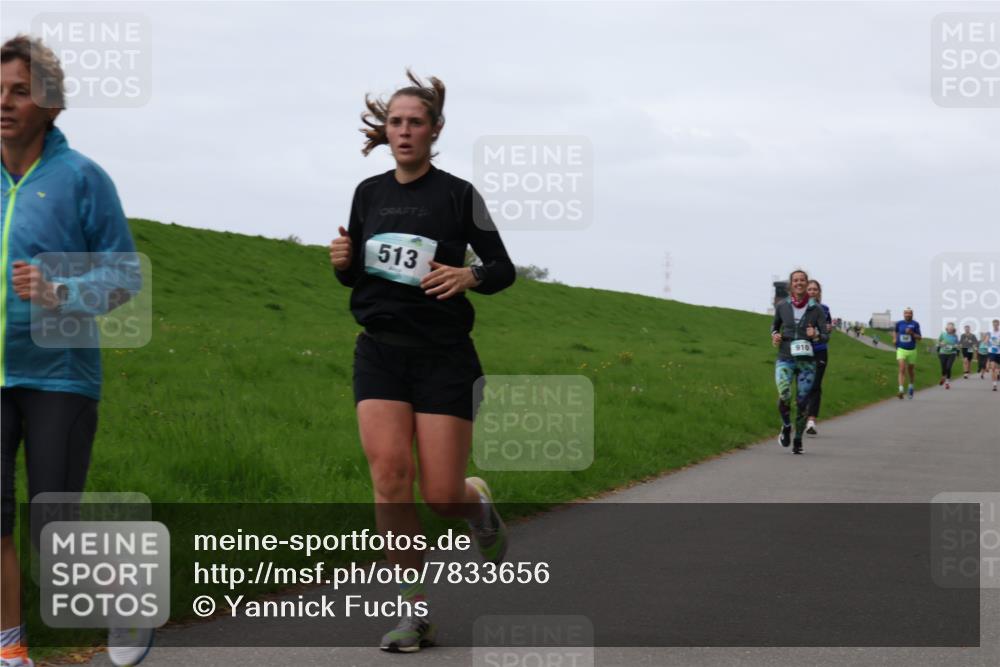 04.05.2025 - 8. Wedeler Halbmarathon Yannick Fuchs http://msf.ph/oto/7833656 04.05.2025 11:21:57 Laufen 513, 910 meine-sportfotos.de