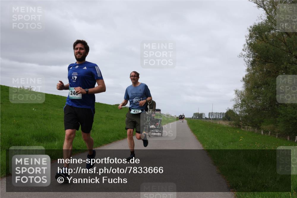 04.05.2025 - 8. Wedeler Halbmarathon Yannick Fuchs http://msf.ph/oto/7833666 04.05.2025 11:42:35 Laufen 240, 43 meine-sportfotos.de