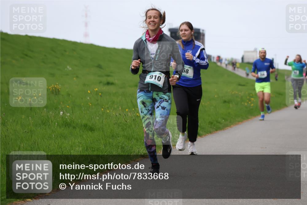 04.05.2025 - 8. Wedeler Halbmarathon Yannick Fuchs http://msf.ph/oto/7833668 04.05.2025 11:21:58 Laufen 910, 58 meine-sportfotos.de