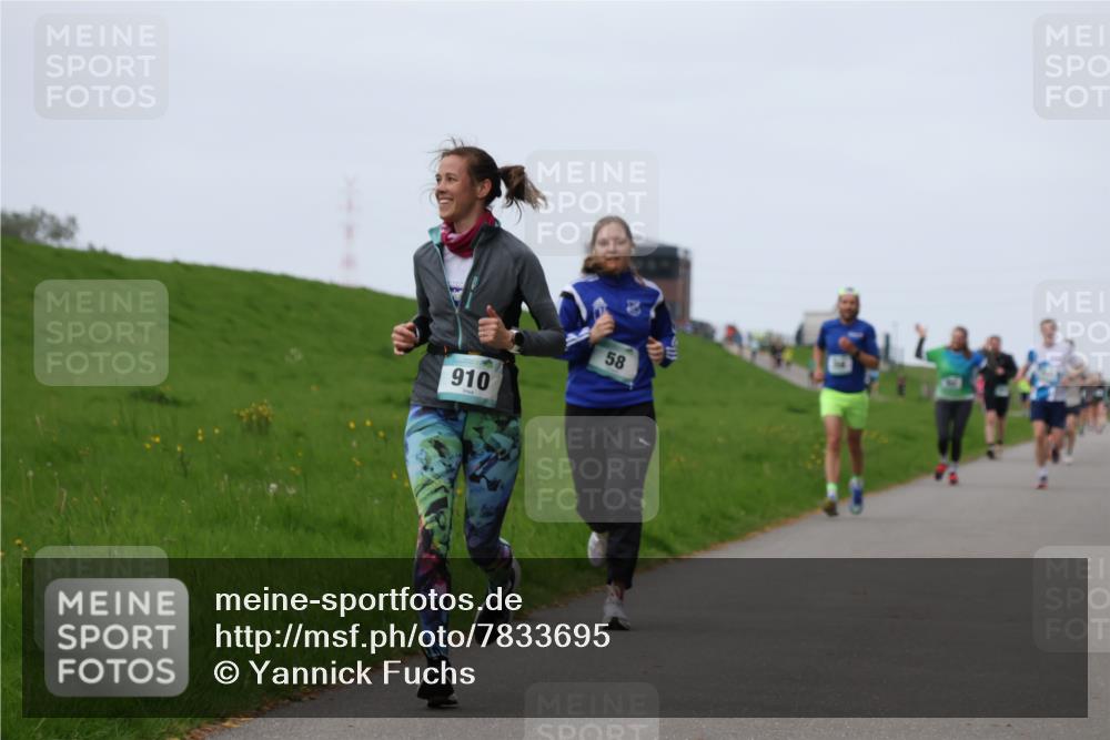 04.05.2025 - 8. Wedeler Halbmarathon Yannick Fuchs http://msf.ph/oto/7833695 04.05.2025 11:21:58 Laufen 9, 910, 58 meine-sportfotos.de