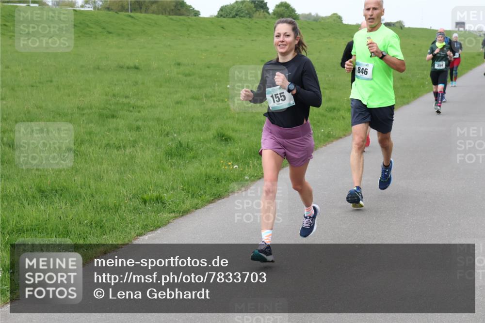 04.05.2025 - 8. Wedeler Halbmarathon Lena Gebhardt http://msf.ph/oto/7833703 04.05.2025 11:22:56 Laufen 155, 846, 354 meine-sportfotos.de