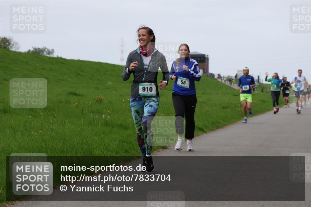 04.05.2025 - 8. Wedeler Halbmarathon Yannick Fuchs http://msf.ph/oto/7833704 04.05.2025 11:21:58 Laufen 910, 58, 356 meine-sportfotos.de
