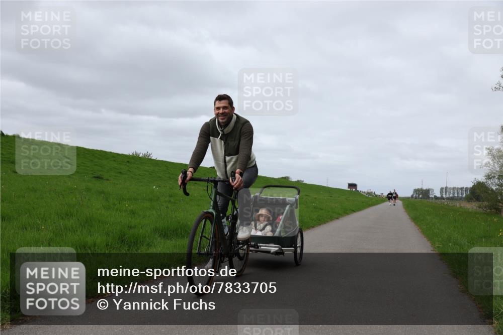 04.05.2025 - 8. Wedeler Halbmarathon Yannick Fuchs http://msf.ph/oto/7833705 04.05.2025 11:42:37 Laufen  meine-sportfotos.de