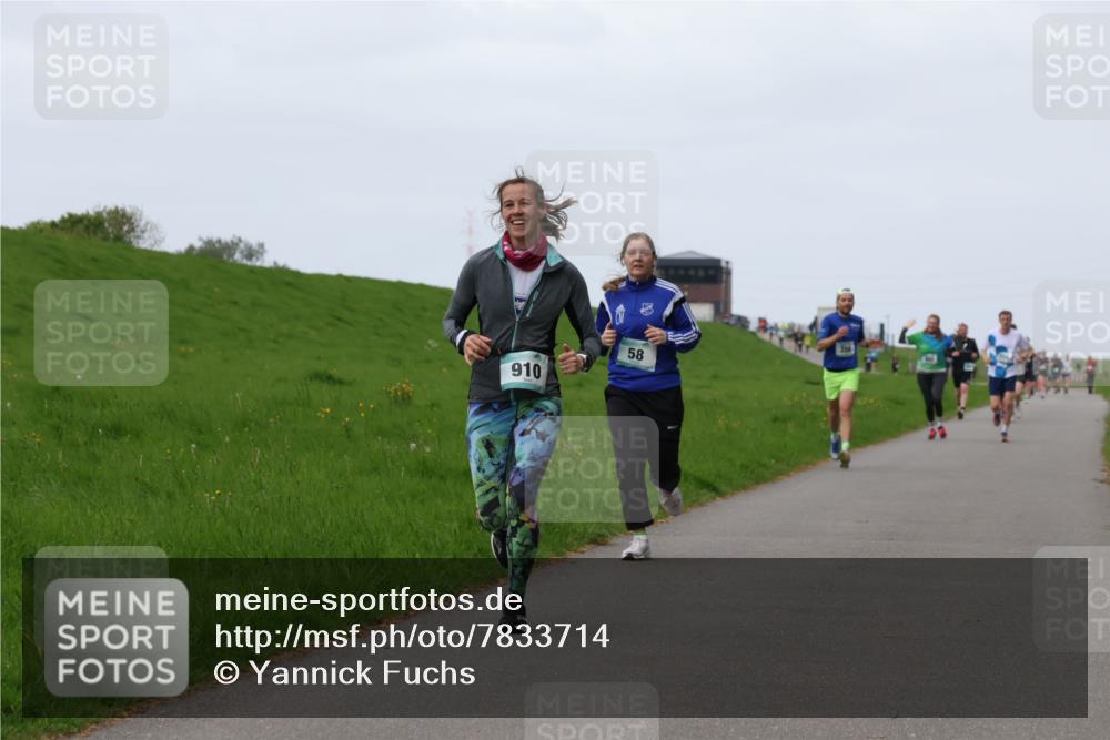04.05.2025 - 8. Wedeler Halbmarathon Yannick Fuchs http://msf.ph/oto/7833714 04.05.2025 11:21:58 Laufen 910, 58 meine-sportfotos.de