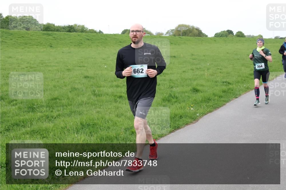 04.05.2025 - 8. Wedeler Halbmarathon Lena Gebhardt http://msf.ph/oto/7833748 04.05.2025 11:22:59 Laufen 662, 354 meine-sportfotos.de