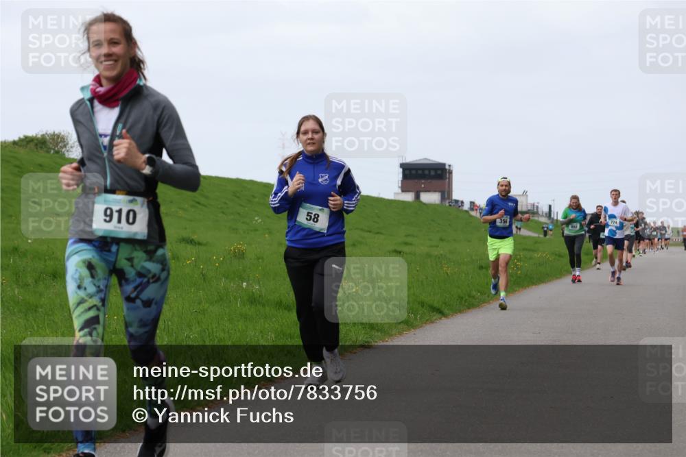 04.05.2025 - 8. Wedeler Halbmarathon Yannick Fuchs http://msf.ph/oto/7833756 04.05.2025 11:22:00 Laufen 910, 356, 892, 58, 774 meine-sportfotos.de