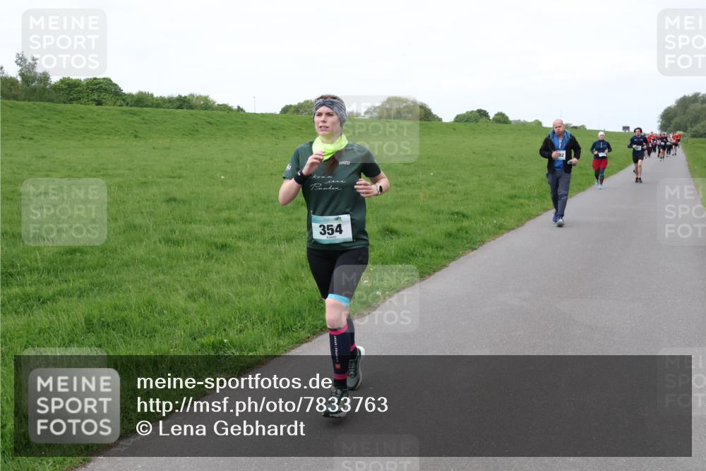 04.05.2025 - 8. Wedeler Halbmarathon Lena Gebhardt http://msf.ph/oto/7833763 04.05.2025 11:23:01 Laufen 354, 32 meine-sportfotos.de