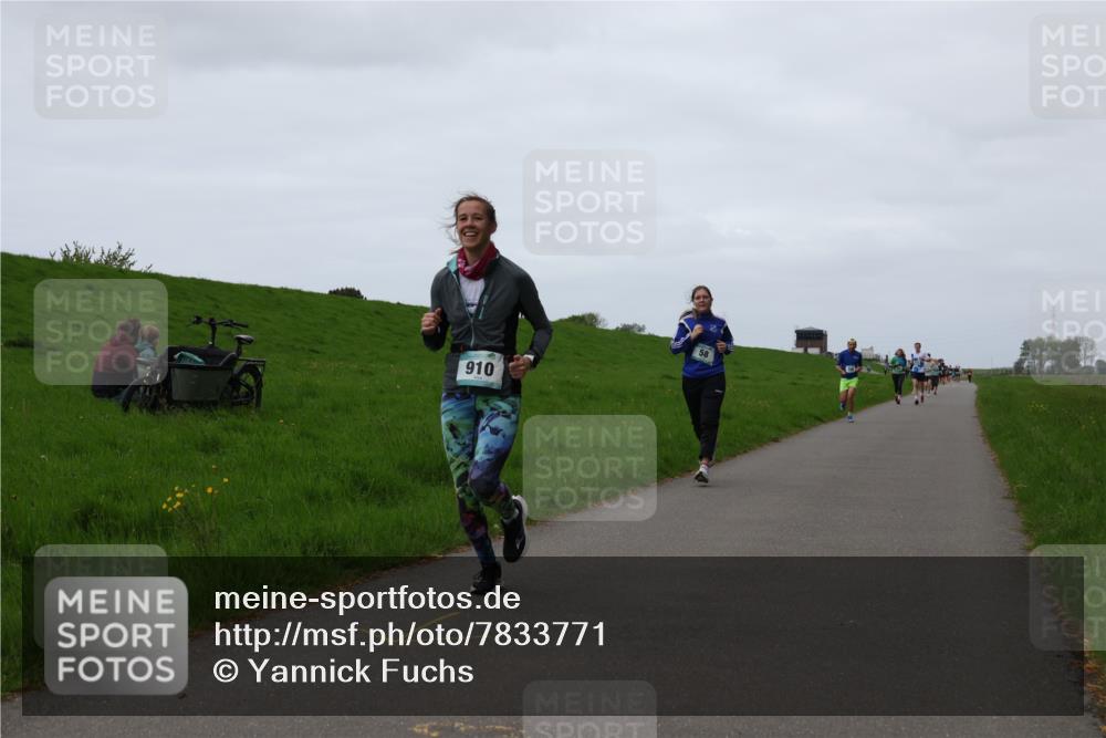 04.05.2025 - 8. Wedeler Halbmarathon Yannick Fuchs http://msf.ph/oto/7833771 04.05.2025 11:22:01 Laufen 910, 58 meine-sportfotos.de