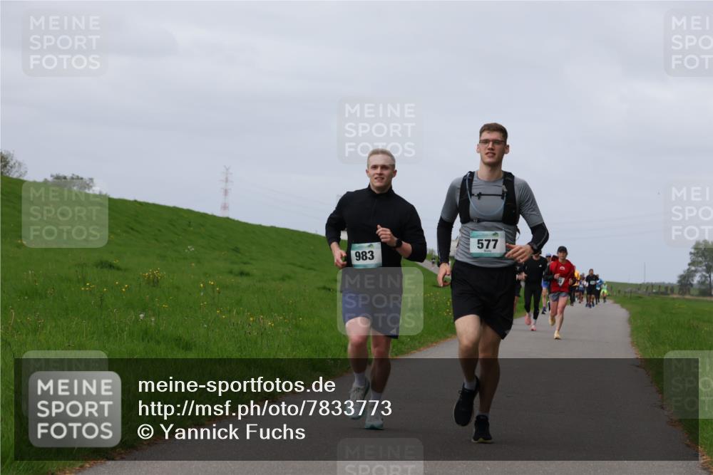 04.05.2025 - 8. Wedeler Halbmarathon Yannick Fuchs http://msf.ph/oto/7833773 04.05.2025 11:42:50 Laufen 577, 983 meine-sportfotos.de