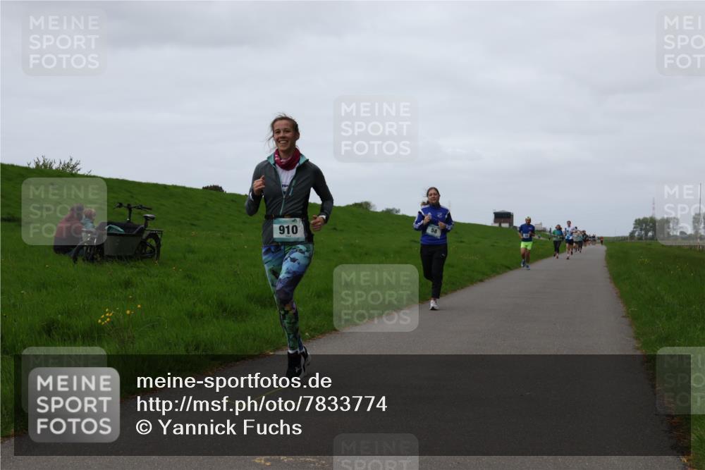 04.05.2025 - 8. Wedeler Halbmarathon Yannick Fuchs http://msf.ph/oto/7833774 04.05.2025 11:22:01 Laufen 910 meine-sportfotos.de