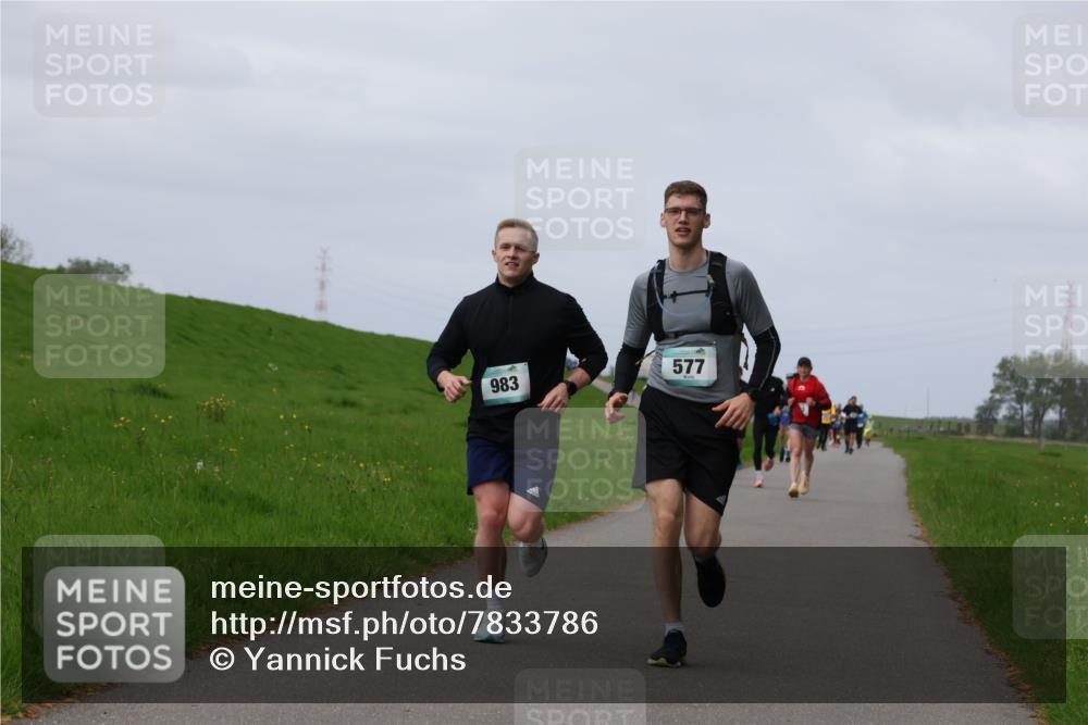 04.05.2025 - 8. Wedeler Halbmarathon Yannick Fuchs http://msf.ph/oto/7833786 04.05.2025 11:42:50 Laufen 983, 577 meine-sportfotos.de