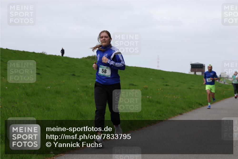 04.05.2025 - 8. Wedeler Halbmarathon Yannick Fuchs http://msf.ph/oto/7833795 04.05.2025 11:22:02 Laufen 58, 356 meine-sportfotos.de