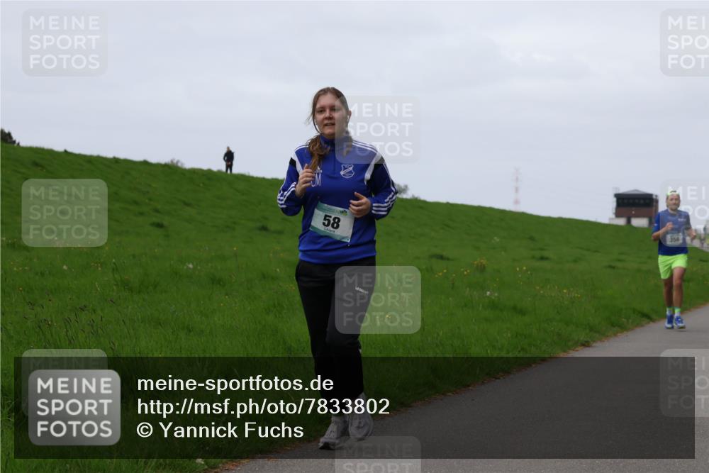 04.05.2025 - 8. Wedeler Halbmarathon Yannick Fuchs http://msf.ph/oto/7833802 04.05.2025 11:22:02 Laufen 58, 356 meine-sportfotos.de