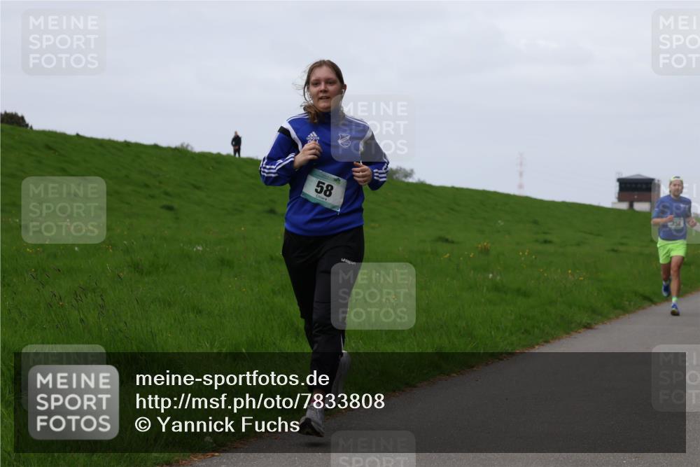 04.05.2025 - 8. Wedeler Halbmarathon Yannick Fuchs http://msf.ph/oto/7833808 04.05.2025 11:22:02 Laufen 58, 356 meine-sportfotos.de