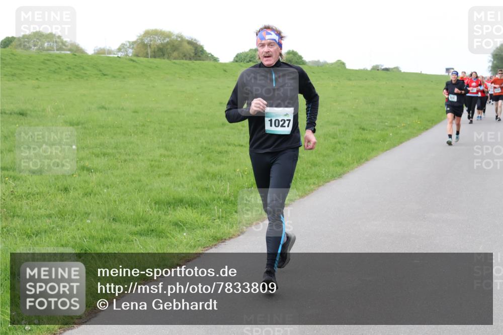 04.05.2025 - 8. Wedeler Halbmarathon Lena Gebhardt http://msf.ph/oto/7833809 04.05.2025 11:23:08 Laufen 1027 meine-sportfotos.de