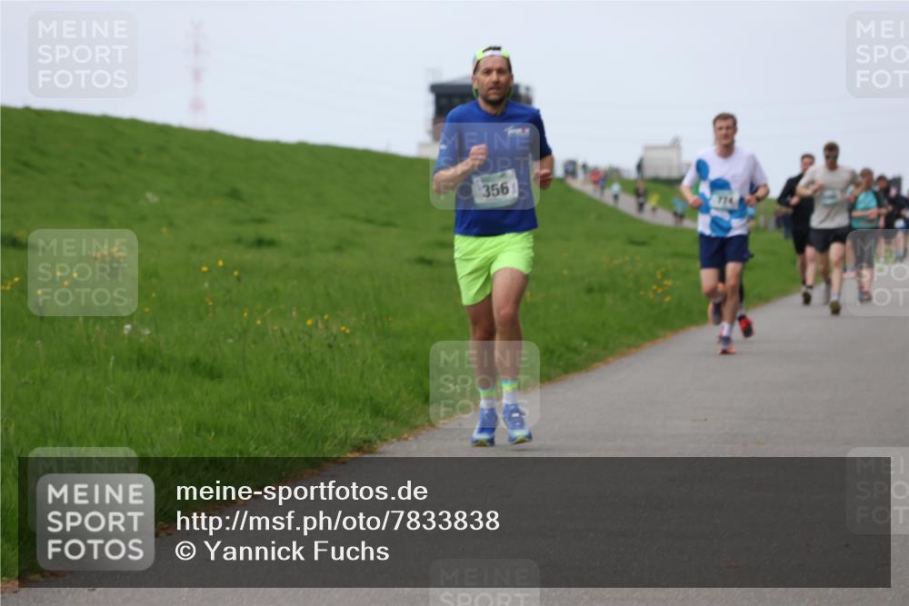 04.05.2025 - 8. Wedeler Halbmarathon Yannick Fuchs http://msf.ph/oto/7833838 04.05.2025 11:22:04 Laufen 356 meine-sportfotos.de