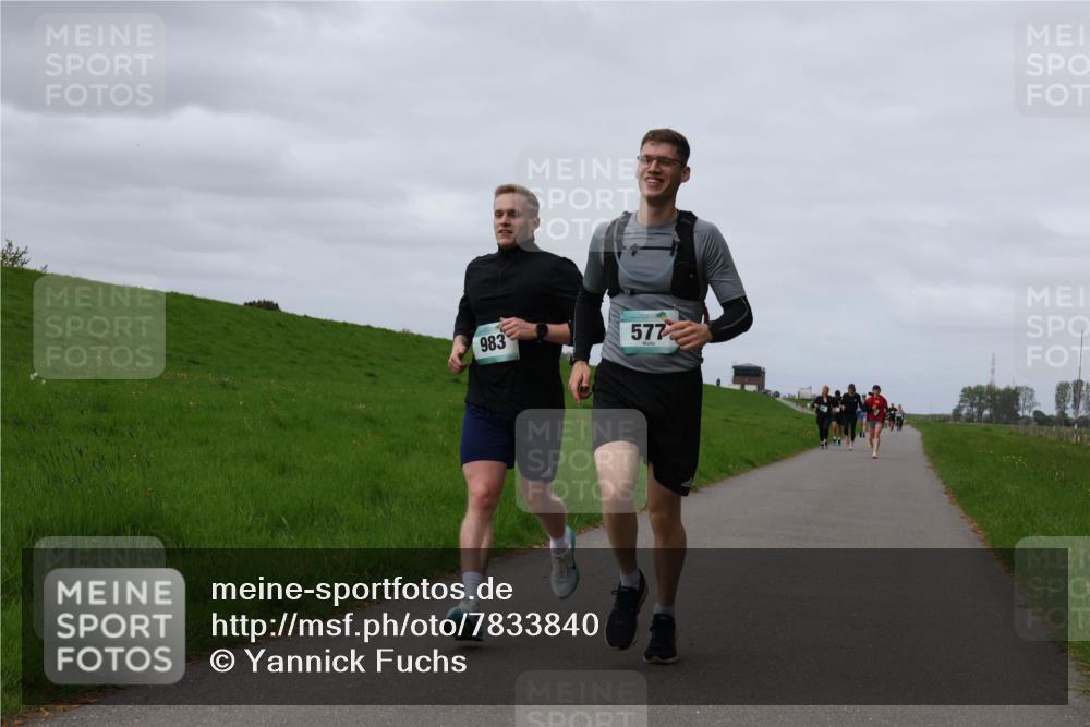 04.05.2025 - 8. Wedeler Halbmarathon Yannick Fuchs http://msf.ph/oto/7833840 04.05.2025 11:42:53 Laufen 983, 577 meine-sportfotos.de