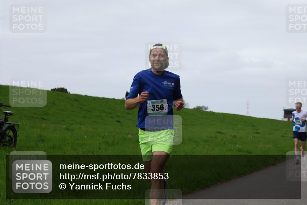04.05.2025 - 8. Wedeler Halbmarathon Yannick Fuchs http://msf.ph/oto/7833853 04.05.2025 11:22:08 Laufen 356, 774 meine-sportfotos.de
