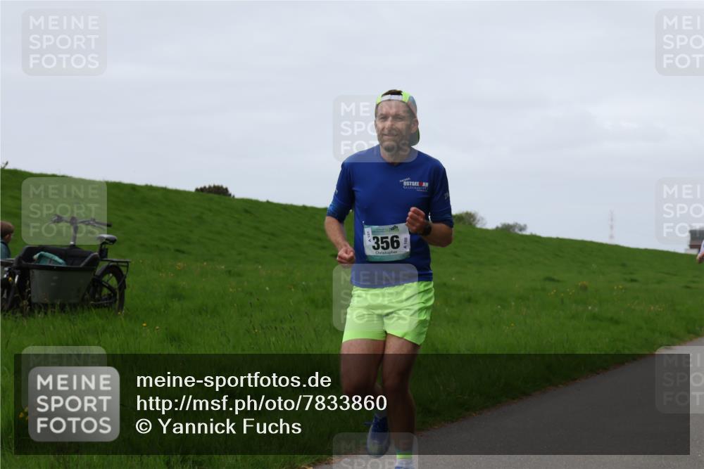 04.05.2025 - 8. Wedeler Halbmarathon Yannick Fuchs http://msf.ph/oto/7833860 04.05.2025 11:22:08 Laufen 356 meine-sportfotos.de