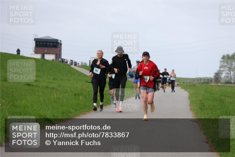 04.05.2025 - 8. Wedeler Halbmarathon Yannick Fuchs http://msf.ph/oto/7833867 04.05.2025 11:42:55 Laufen 381, 03 meine-sportfotos.de