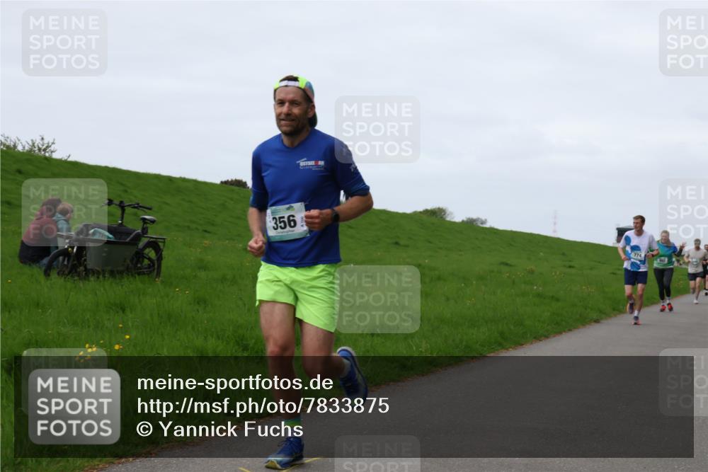 04.05.2025 - 8. Wedeler Halbmarathon Yannick Fuchs http://msf.ph/oto/7833875 04.05.2025 11:22:09 Laufen 356, 774 meine-sportfotos.de