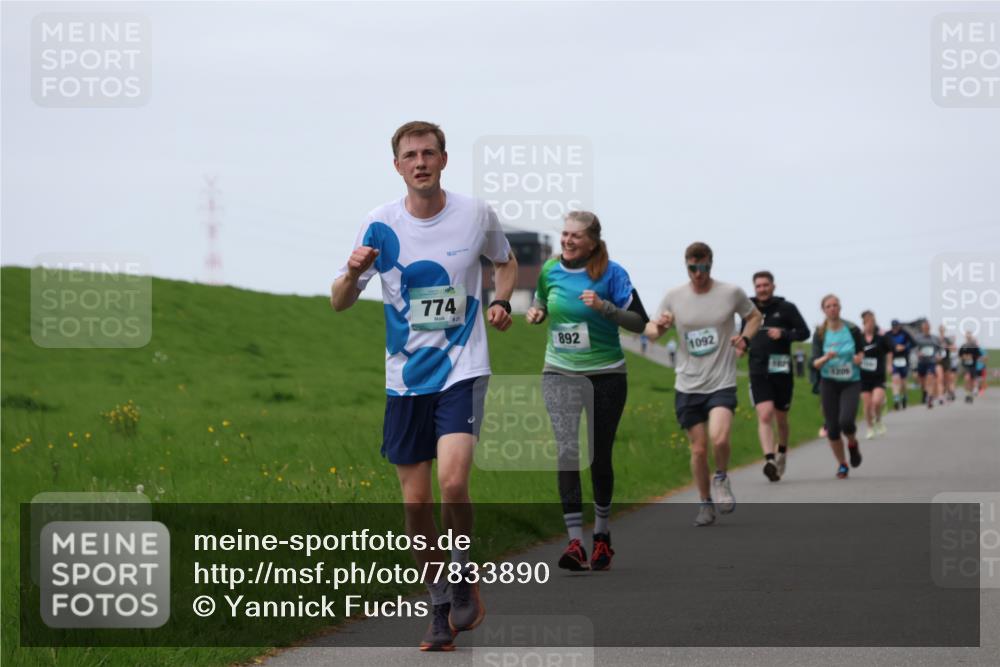 04.05.2025 - 8. Wedeler Halbmarathon Yannick Fuchs http://msf.ph/oto/7833890 04.05.2025 11:22:10 Laufen 774, 892, 1092 meine-sportfotos.de