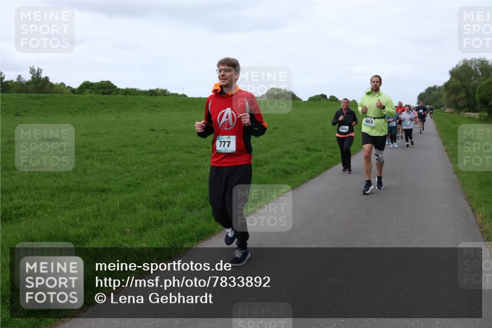 04.05.2025 - 8. Wedeler Halbmarathon Lena Gebhardt http://msf.ph/oto/7833892 04.05.2025 11:23:21 Laufen 777, 1020, 1053 meine-sportfotos.de