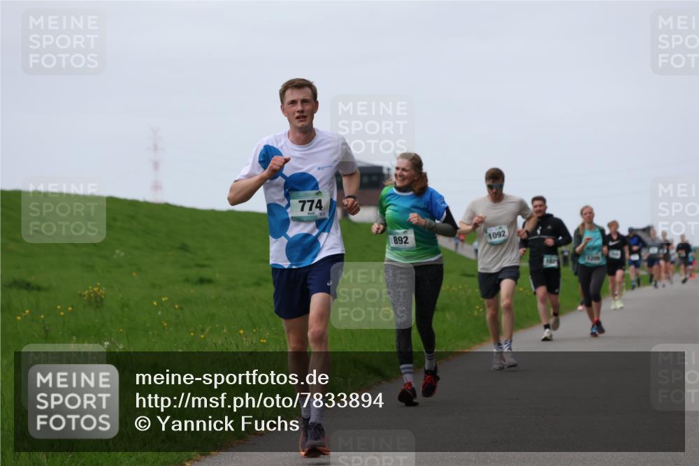 04.05.2025 - 8. Wedeler Halbmarathon Yannick Fuchs http://msf.ph/oto/7833894 04.05.2025 11:22:10 Laufen 774, 821, 892, 1092, 12, 09 meine-sportfotos.de