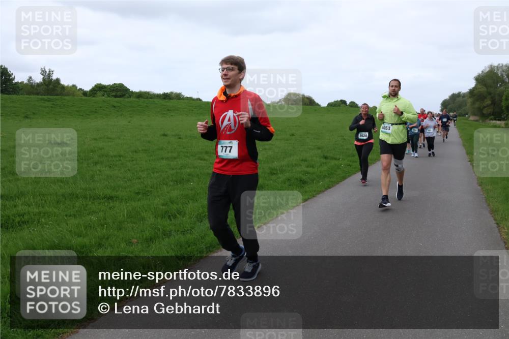 04.05.2025 - 8. Wedeler Halbmarathon Lena Gebhardt http://msf.ph/oto/7833896 04.05.2025 11:23:21 Laufen 777, 1020, 1053, 594, 593 meine-sportfotos.de