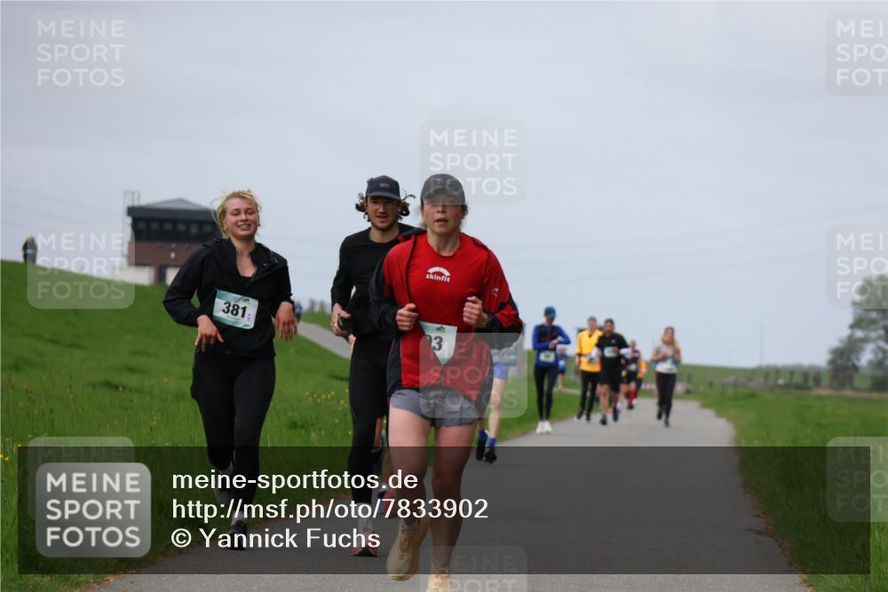 04.05.2025 - 8. Wedeler Halbmarathon Yannick Fuchs http://msf.ph/oto/7833902 04.05.2025 11:42:59 Laufen 381, 13 meine-sportfotos.de