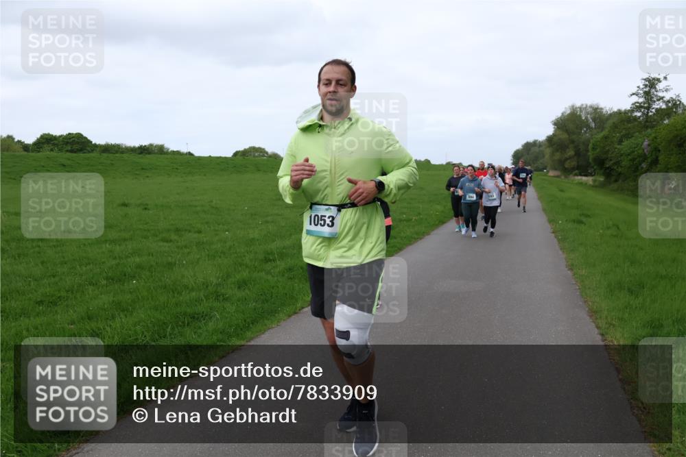 04.05.2025 - 8. Wedeler Halbmarathon Lena Gebhardt http://msf.ph/oto/7833909 04.05.2025 11:23:22 Laufen 1053, 594, 593 meine-sportfotos.de