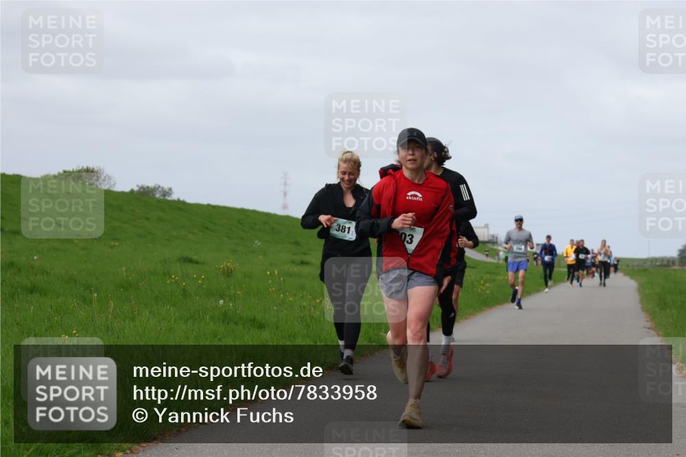 04.05.2025 - 8. Wedeler Halbmarathon Yannick Fuchs http://msf.ph/oto/7833958 04.05.2025 11:43:02 Laufen 381, 03 meine-sportfotos.de