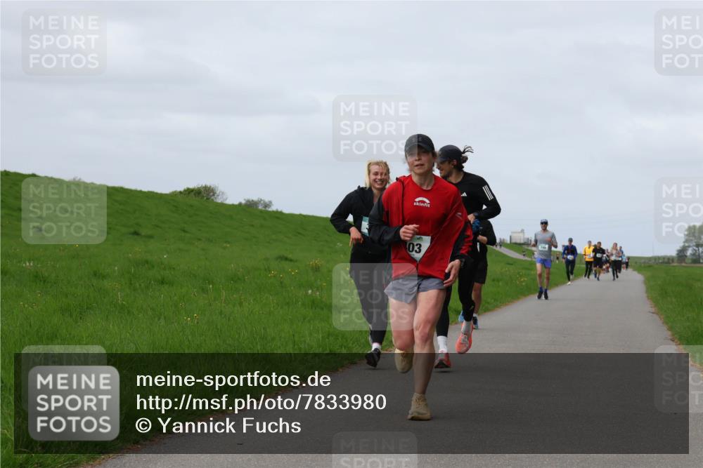 04.05.2025 - 8. Wedeler Halbmarathon Yannick Fuchs http://msf.ph/oto/7833980 04.05.2025 11:43:03 Laufen 03 meine-sportfotos.de