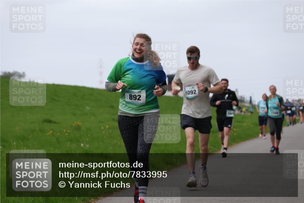 04.05.2025 - 8. Wedeler Halbmarathon Yannick Fuchs http://msf.ph/oto/7833995 04.05.2025 11:22:14 Laufen 892, 1092, 10, 1209 meine-sportfotos.de