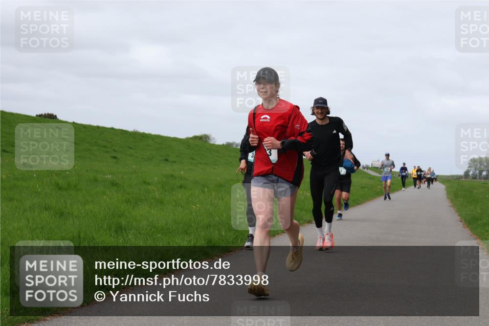 04.05.2025 - 8. Wedeler Halbmarathon Yannick Fuchs http://msf.ph/oto/7833998 04.05.2025 11:43:04 Laufen 3 meine-sportfotos.de